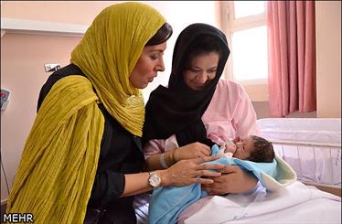 کرامتی خطاب به مادران: به هیچ بهانه‌ای نوزادانتان را از شیر مادر محروم نکنید