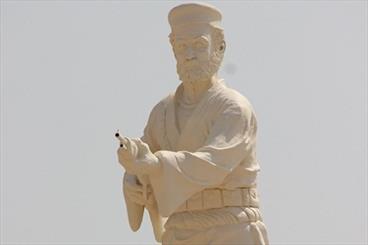 تندیس خالو حسین بردخونی در ورودی شهر بردخون نصب شد