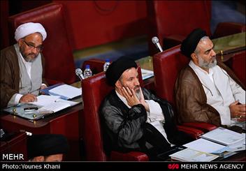 آیت الله سیدشرف الدین ملک حسینی در اجلاس خبرگان رهبری تحلیف شد