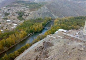 اولین بافت تاریخی چهارمحال و بختیاری در روستای یاسه چای کشف شده‌است/ وجود 70 خانه تاریخی در روستا