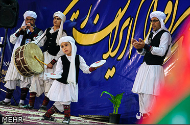 سیری در نگارخانه اقوام ایران/آیین هایی که نمایشگاهی شدند