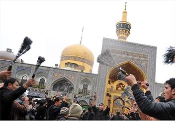 سرزمین خورشید در سوگ نهمین طلیعه نور/ عرض تسلیت زائران و مجاوران به امام رئوف(ع)