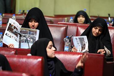 نمایندگان مجلس دانش‌آموزی در "فرش سپید"