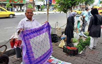 ساماندهی دستفروشان سطح شهر پلدختر در دستور کار متولیان قرار گیرد