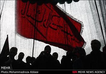 پیام عاشوار به جهانیان؛ هیچ ظلم و ستمی پایدار نمی ماند/ حضور پرشور گردشگران خارجی در مراسم عاشورا