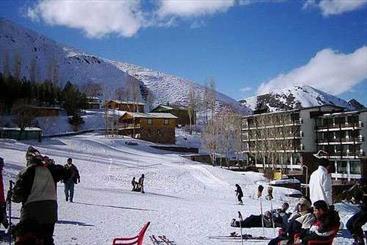 انسداد جاده شمشک به دیزین دردسرساز شد/ انتظار از مسئولان البرز برای پیگیری رفع انسداد