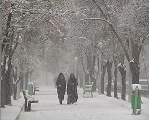 بارش برف مدارس و دانشگاههای همدان را تعطیل کرد