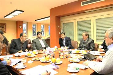 صنعت گردشگری علاوه بر اشتغالزایی سطح درآمد مردم را نیز افزایش می دهد