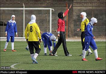 دوره آموزشی داوری فوتبال بانوان در بوشهر برگزار می‌شود