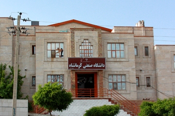 دانشجویان روشنگران راه علم و معرفت در جامعه هستند