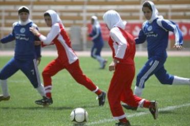 ماهان تندیس قم قهرمانی لیگ دسته اول فوتبال بانوان کشور را جشن گرفت