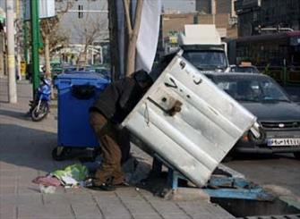 زباله گردها از سطح شهر تهران جمع آوری می شوند