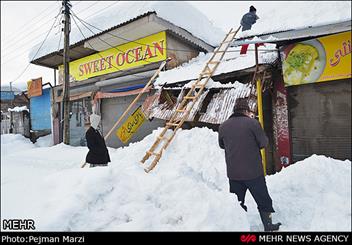 213 امدادگر در مناطق بحران زده چالوس خدمات دهی می کنند