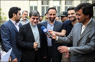 واکنش وزیر ارشاد به سخنان حاتمی کیا /عموم معاونت‌های ارشاد متخصص هستند