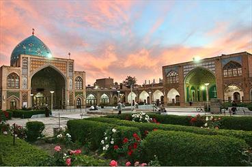 امامزادگان قطب ارزشمند گردشگری مذهبی در استان زنجان/مساجد نمادهای باشکوه معماری ایرانی و اسلامی