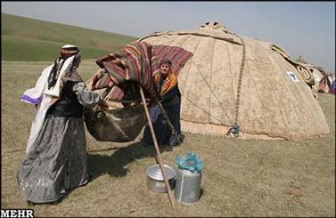 بیش از 1200 خانوار عشایر در شهرستان چادگان زندگی می کنند