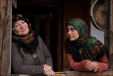 درباره مادران رزمندگان خیلی سکوت کرده‌ایم/ آثار دفاع‌مقدسی‌ام متاثر از آوینی و حاتمی‌کیا است