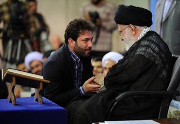 اساتید، قاریان و حافظان برتر مسابقات بین‌المللی قرآن با رهبر معظم انقلاب دیدار کردند 