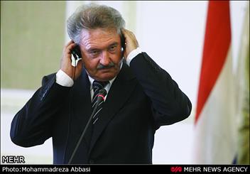 ایران شاه کلید است/ شهروندان لوکزامبورگ در سوریه کنار بنیادگراها می‌جنگند