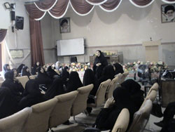 ازدواج در سنین مناسب موجب استحکام خانواده می شود
