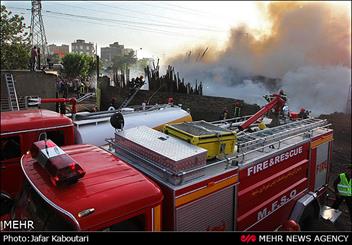 مهار آتش سوزی گسترده در بازار تهران/ 2 نفر کشته و 10 نفر مصدوم شدند