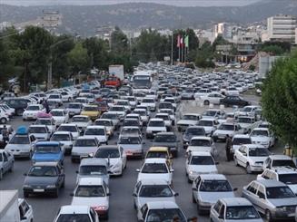 هجوم بی سابقه گردشگران به یاسوج و سی سخت/ در پارکها جای سوزن انداختن نبود