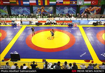 رقابتهاي انتخابي كشتي با كمربند برگزار مي شود
