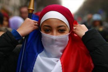 پیرس حملے، برطانیہ میں مسلمانوں سے نفرت کے واقعات میں 300 فیصد اضافہ