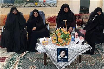 لباس خونی پسر و داماد شهیدم را شستم تا رزمندگان دوباره از آن استفاده کنند