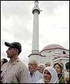 بوسنيا كے شہر سريبرينتزا ميں آٹھ ہزار مسلمانوں كے قتل عام كي دسويں برسي بوسنيا كے شہر سريبرينتزا ميں آٹھ ہزار مسلمانوں كے قتل عام كي دسويں برسي