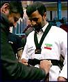 ملی پوشان تکواندو جام نایب قهرمانی را به رئیس جمهور اهدا کردند ملی پوشان تکواندو جام نایب قهرمانی را به رئیس جمهور اهدا کردند
