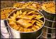 گزارش تصویری / سرزمین مهر : طرز تهیه سوهان در قم-1