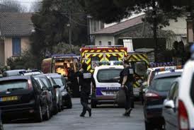 الشرطة الفرنسية تطوق مكان المشتبهين بالهجوم على صحيفة "شارلي ايبدو"