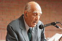 مردی که تمام سواحل جنوب را با پای پیاده پیمود