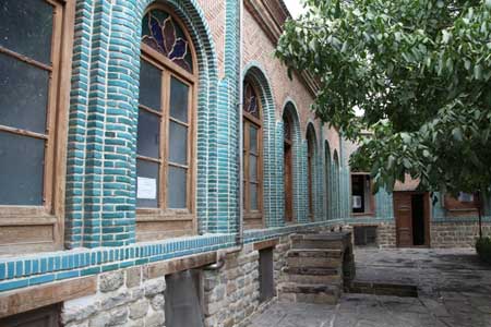 Image result for مسئولان ایران مدرسه تاریخی هدایت ارومیه را به فروش گذاشتند