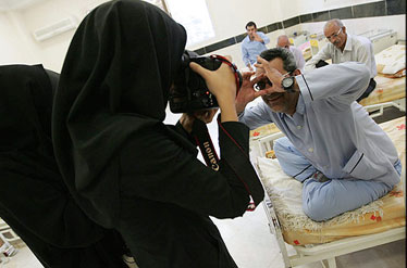 دیدار نویسندگان با جانبازان اعصاب و روان/ «از قول من بنویسید: مسئولان فقط  وعده می‌دهند» - خبرگزاری مهر | اخبار ایران و جهان | Mehr News Agency